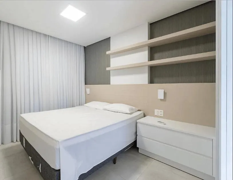 Porto Madero - Apartamento Alto Padrao Em Condo Com Piscina Bombinhas